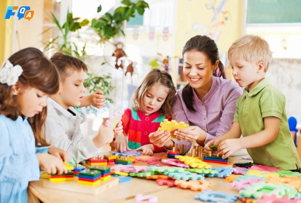 Có nên học ngành sư phạm mầm non không?