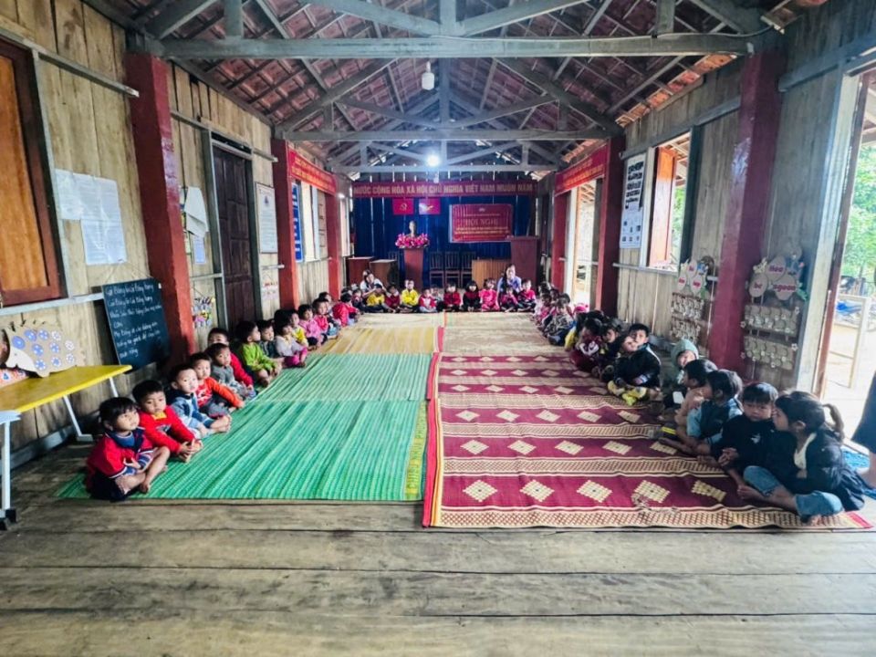 hành trình đi để học đến với lớp học vùng cao