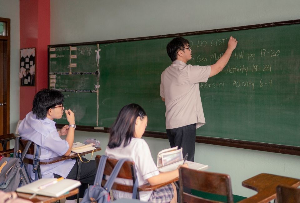 Làm sao để biết con phù hợp với khối nào khi vào 10