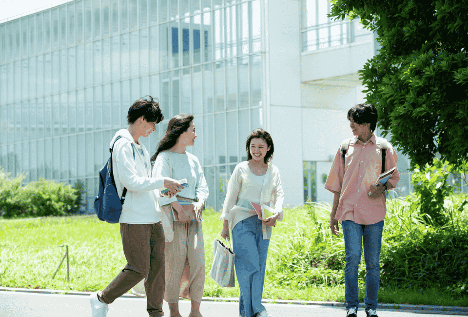 Tham khảo điểm chuẩn HCMUTE các năm gần đây